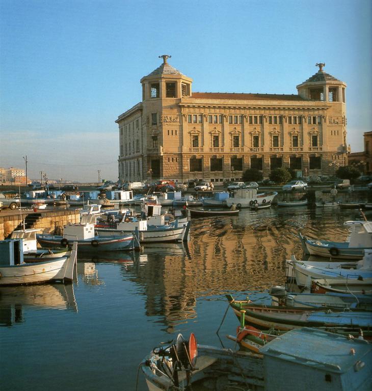 Mareluna Syracuse Buitenkant foto